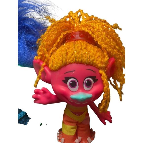 Dreamworks Trolls Branch and Poppy Dolls - Picture 4 of 9